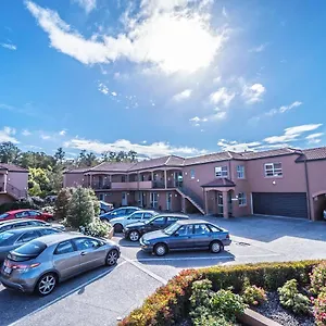 Kings Of Riccarton With Airport Shuttle Service Motel